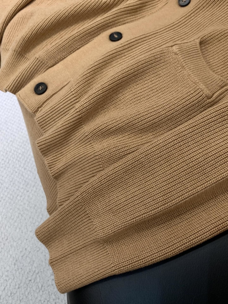 Pra*a sweater